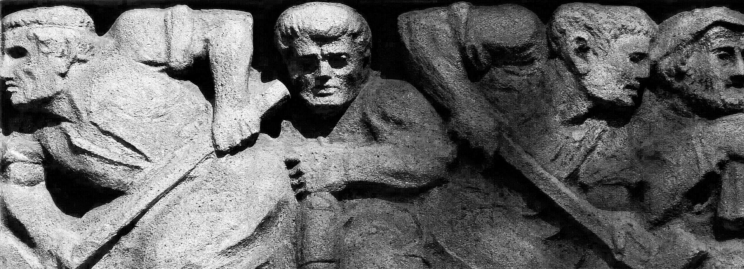 Steinkohlebergbau (Relief an einer Fassade in Gladbeck), Ruhrgebiet, Deutschland 2009